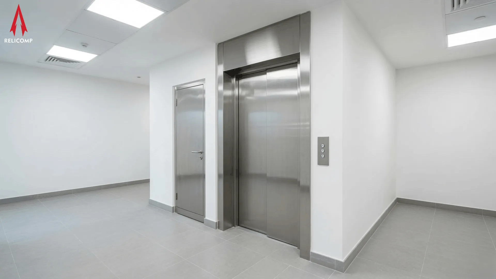 Industrial goods lift and commercial dumbwaiter cabin for material handling